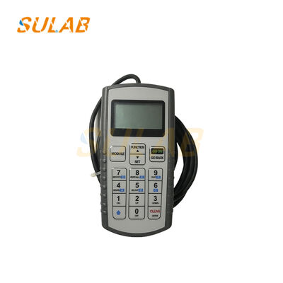 Outils de test d'ascenseurs et outils de service pour la lecture des codes d'erreur, la modification des paramètres et l'exécution des tests