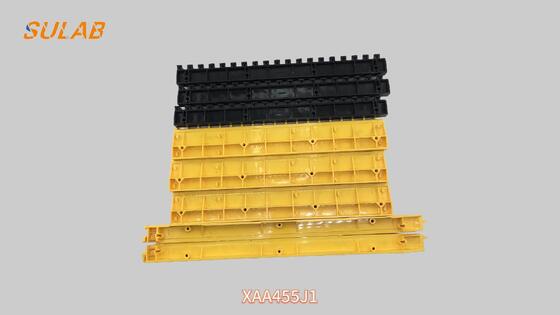 bande de démarcation de marche d'escalier en plastique ABS de haute qualité avec montage à 19 dents et bordure d'avertissement de sécurité jaune de haute luminosité pour OTIS XAA455J1